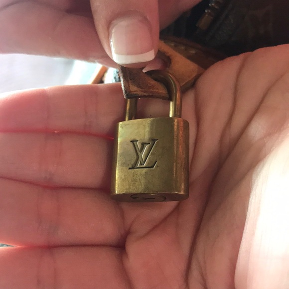 Authentic Louis Vuitton Purse - Picture 6 of 8